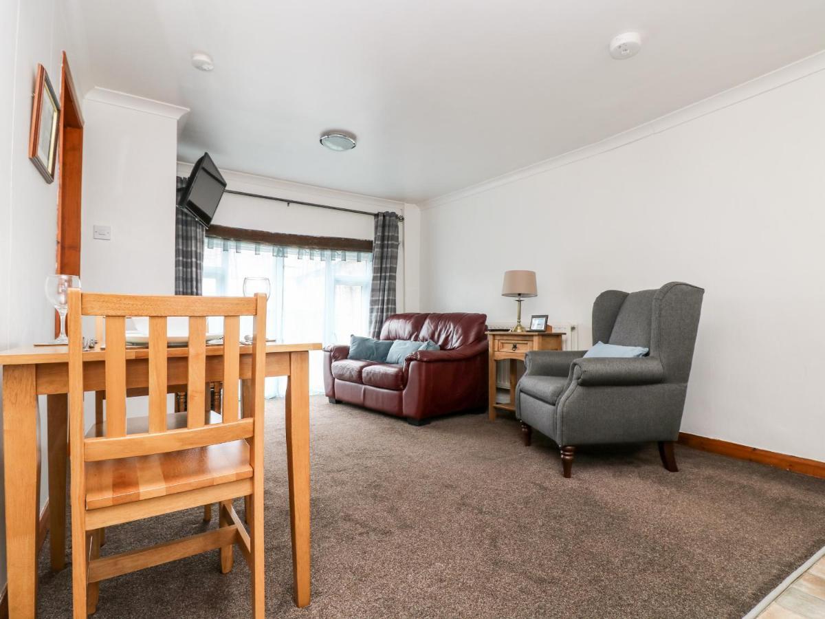 Coach House Cottage Буде Экстерьер фото
